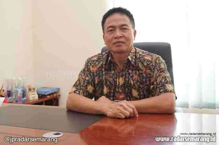 FOTO: Dirut PDAM Tirto Panguripan, Sunanto. (BUDI SETIYAWAN/JAWA POS RADAR SEMARANG)