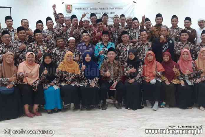 KETUA BARU: Peserta Musda VI Badko TPQ Kota Semarang berfoto bersama usai pemilihan ketua baru di Hotel Al Ashri.