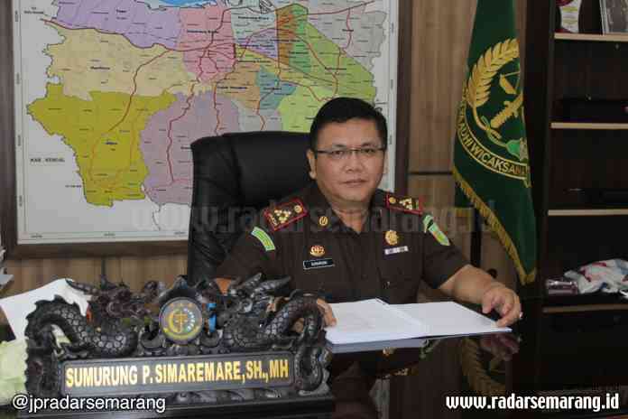 Sumurung Pandapotan Simaremare SH MH Kepala Kejari Kota Semarang.(JOKO SUSANTO/JAWA POS RADAR SEMARANG)