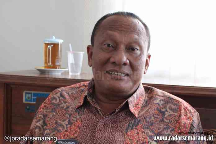 Heru Cahyono, Kepala Dinas Koperasi UMKM Perindustrian dan Perdagangan Kabupaten Semarang  Pedagang Pasar Tradisional Sepi Pembeli. (Maria Novena/Jawa Pos Radar Semarang)