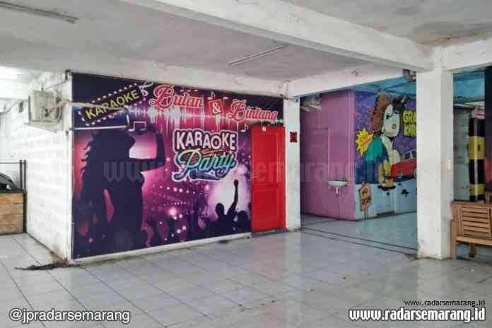 Puluhan tempat karaoke liar di kompleks Pasar Barito Baru kawasan Terminal Penggaron. (Eko Wahyu Budiyanto)