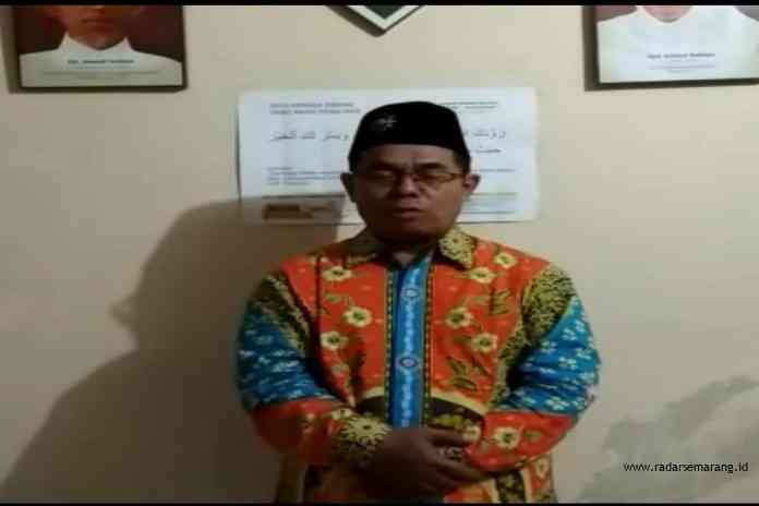 Tangkapan layar dari video Ketua Pimpinan Daerah Muhammadiyah PDM Kabupaten Magelang Jumari saat memberikan arahan tentang penyelenggaraan salat Jumat di tengah pendemi covid-19. (Istimewa)