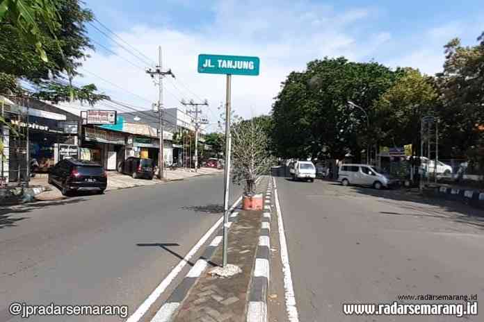Jalan Tanjung mulai simpang Imam Bonjol hingga simpang Pemuda akan ditutup setiap malam mulai pukul 18.00 hingga pukul 06.00. (Eko Wahyu Budiyanto/Jawa Pos Radar Semarang)