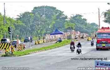 Jalan Siliwangi tepatnya di depan pertigaan Hanoman akan dikepras. (M Haryanto/Jawa Pos Radar Semarang)