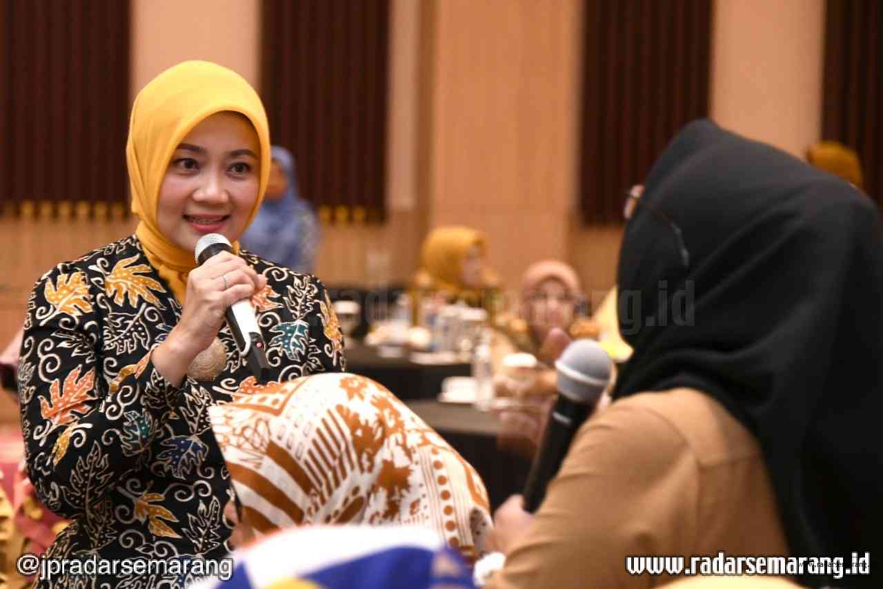 Ketua TP PKK Provinsi Jabar Atalia Ridwan Kamil menghadiri Forum Perangkat Daerah Peningkatan Jejaring dan Kolaborasi Multipihak dalam Meningkatkan Pemberdayaan Perempuan, Perlindungan Anak, dan Keluarga Berencana, di Grand Sunshine Resort & Convention, S