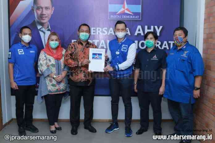 Pasangan calon Wali Kota dan Wakil Wali Kota Semarang petahana Hendrar Prihadi dan  Hevearita Gunaryanti  Rahayu menerima rekomendasi dari Ketua Umum Partai Demokrat Agus Harimurti Yudhoyono. (Istimewa)