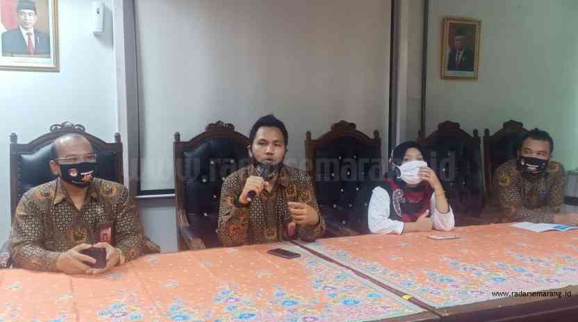 Ketua KPU Kota Semarang Henry Cassandra Gultom saat sosialisasi Pilwalkot 2020 (15/6/2020). (Adennyar Wycaksono/Jawa Pos Radar Semarang)