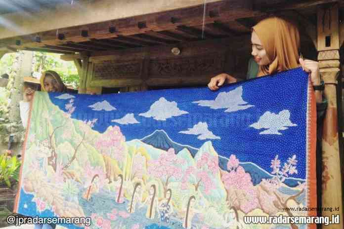 ALAMI: Kain batik dengan pewarna alami produksi Zie Batik Kampung Malon, Gunungpati, Semarang.(DOKUMENTASI)