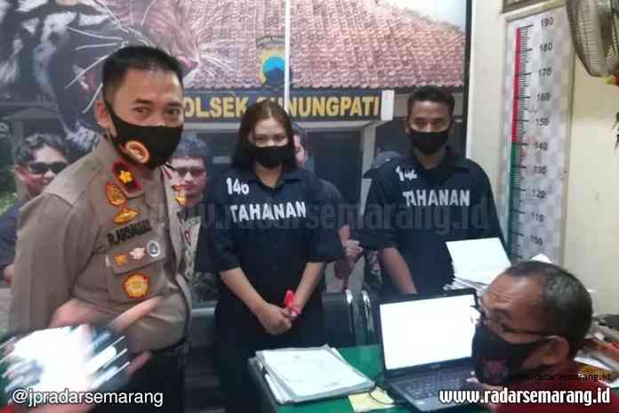 Pelaku Andik Susanto dan Ika Isriani di Mapolsek Gunungpati, Semarang. (M Hariyanto/Jawa Pos Radar Semarang)