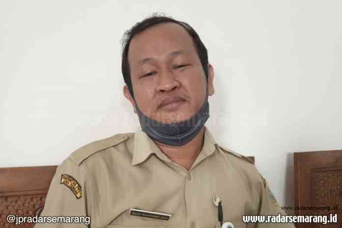 Budi Wahyono Jati, Penyuluh Pertanian Dispertan Kota Salatiga.  (IDA FADILAH/JAWA POS RADAR SEMARANG)