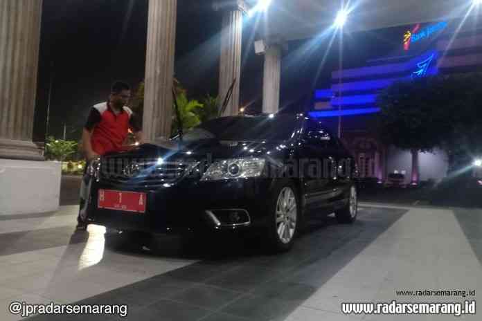 Mobil dinas Wali Kota Semarang Hendrar Prihadi yang bisa dipinjam masyarakat untuk acara pernikahan. (Adennyar Wycaksono/Jawa Pos Radar Semarang)