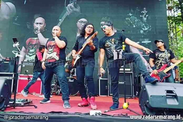 Rockstar band tetap eksis dengan mengusung musik cadas. (Istimewa)