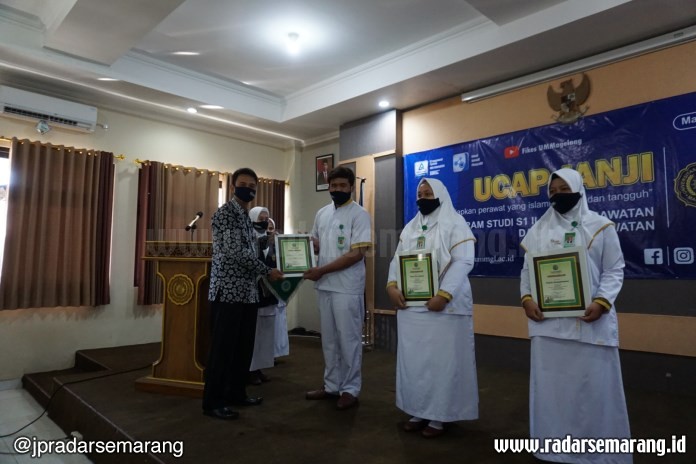 Mahasiswa Keperawatan UNIMMA yang meraih prestasi mendapatkan penghargaan dalam ucap janji secara virtual Senin (27/7/2020). (Istimewa)