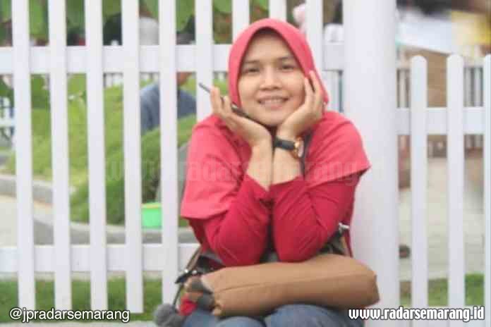 Oleh : Atiningsih, S.Si., M.Si