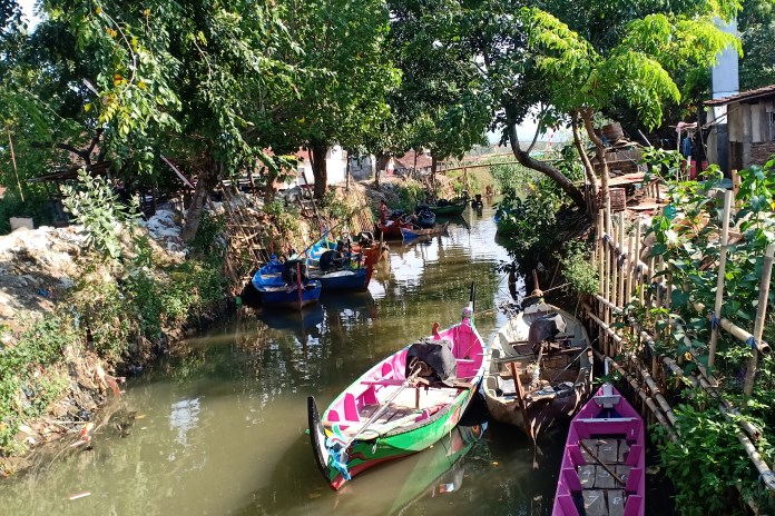 Muara Sungai Beringin yang mengalami penyempitan mendesak dilakukan normalisasi. (Adennyar Wycaksono/Jawa Pos Radar Semarang)