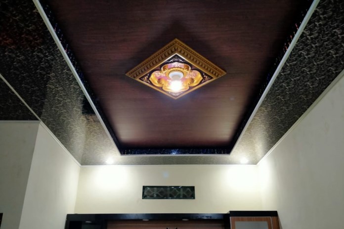 Varian motif plafon PVC tampak elegan. (Istimewa)