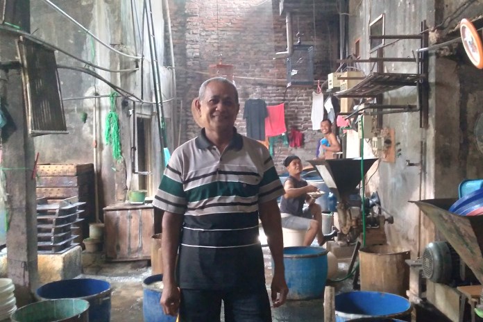 Pengusaha tahu di Tandang, Semarang mengalami penurunan produksi selama pandemi Covid-19. (Septiani Dwi Larasati/ Jawa Pos Radar Semarang)