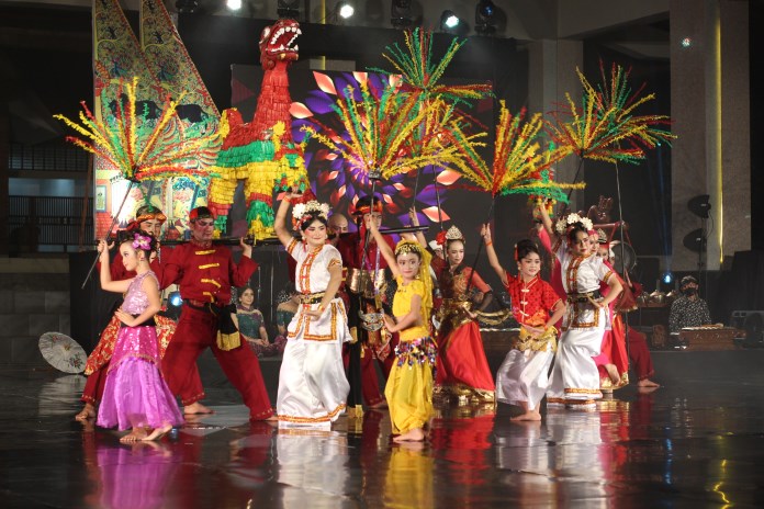 Disbudpar memfasilitasi para seniman agar tetap eksis di tengah pandemi. Salah satunya menggelar Festival Tari Semarangan. (Adennyar Wycaksono/Jawa Pos Radar Semarang)