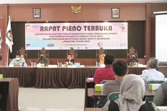 KPU gelar rapat pleno terbuka terkait penetapan DPT di Kabupaten Semarang. (Maria Novena/Jawa Pos Radar Semarang)