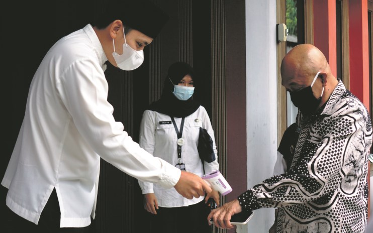 Cabup Kendal Dico saat menerima kunjungan Forkopimda di kediamannya. (Budi Setiyawan/Jawa Pos Radar Semarang)