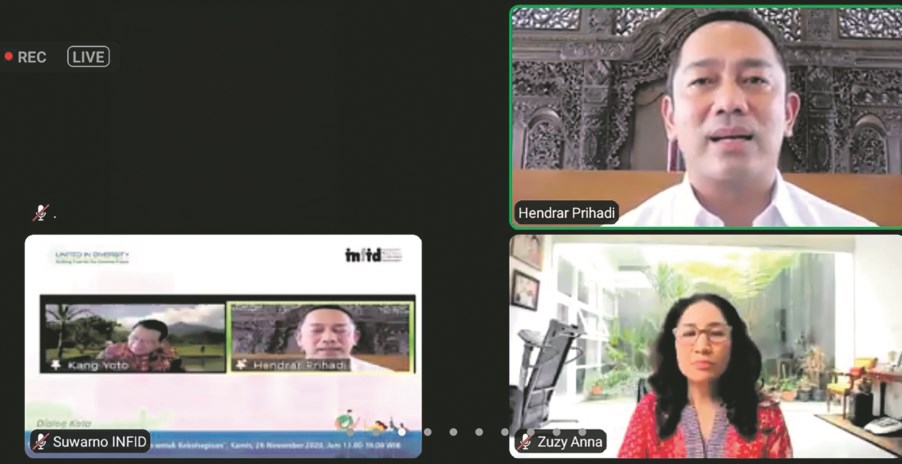 Calon tunggal Wali Kota Semarang Hendrar Prihadi mengikuti diskusi bertajuk