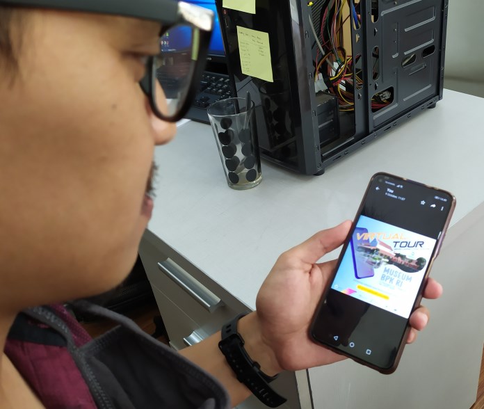 Museum BPK RI Kota Magelang membuat program kunjungan virtual melalui aplikasi daring. (Luqman Sulistiyawan/ Jawa Pos Radar Semarang)