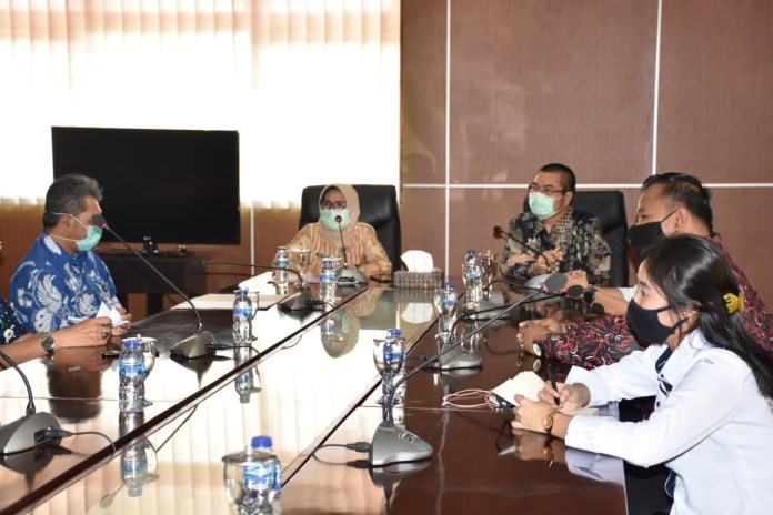 Pemkab Pekalongan bersama Tim Advokasi Kawasan Tanpa Rokok Kemendagri dalam acara Diskusi Interaktif dan Sharing tentang Penerapan Kebijakan Kawasan Tanpa Rokok Kamis (19/11/2020). (Istimewa)
