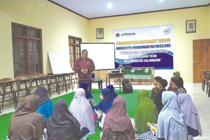 Pelatihan kepribadian yang digelar mahasiswa PPMT Unimma di Panti Asuhan Yatim Muhammadiyah. (Istimewa)