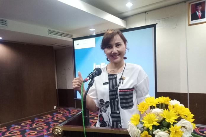 Kepala Disbudpar Kota Semarang, Indriyasari ketika memberikan motivasi dalam Bimtek CHSE. (Adennyar Wycaksono/Jawa Pos Radar Semarang)