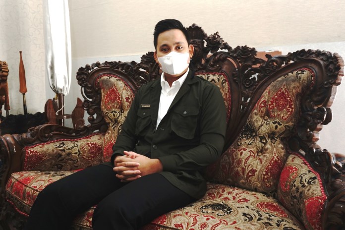 Bupati Kendal terpilih Dico M Ganinduto saat ditemui di kantor Bupati Kendal. (BUDI SETIYAWAN/JAWA POS RADAR SEMARANG)