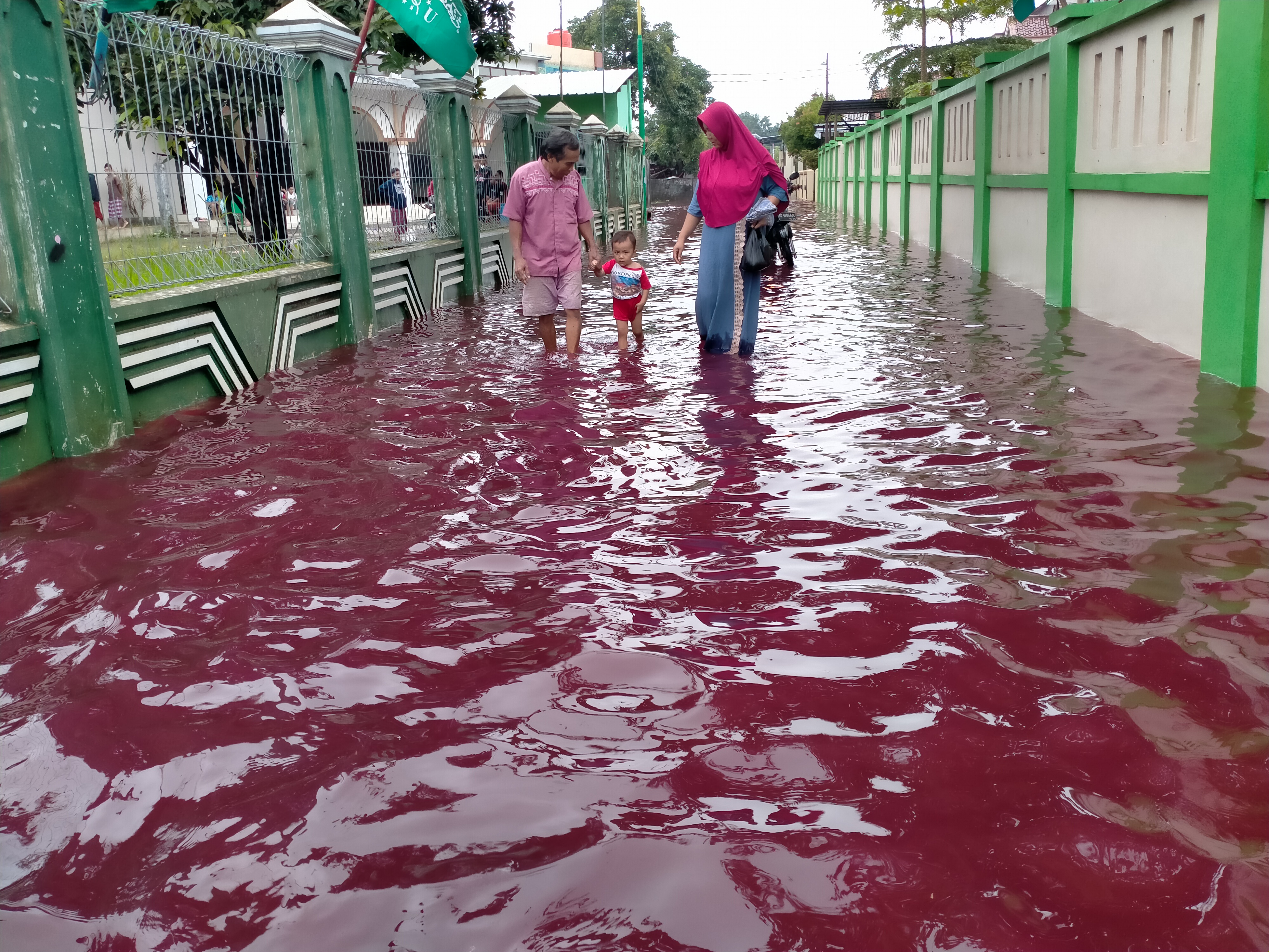 Suasana di Gang Jalan KH Akrom Khasani (gang Ponpes Syafi