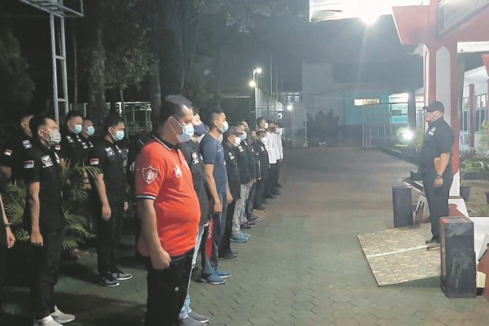 Petugas Satops Patnal Lapas Semarang melakukan sidak pada Sabtu (14/2/2021) malam. (Istimewa)