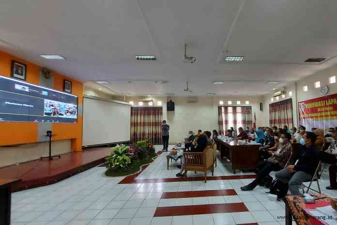 Verifikasi lapangan penghargaan  Anugerah Parahita Ekpraya (APE) berlangsung di aula Bappeda Kota Magelang, dihadiri seluruh kepala dinas, Kamis, (25/3/2021). (Puput Puspitasari/ Jawa Pos Radar Semarang)