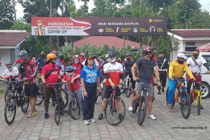 Anggota IV/5 Gowes Club rutin menggelar touring setiap Jumat, Sabtu, Minggu. Kerap menggelar aksi sosial membantu masyarakat yang membutuhkan. (Istimewa)