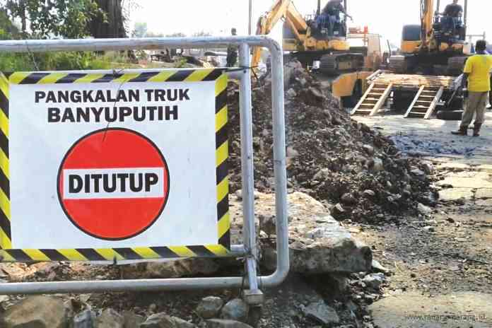 Pangkalan truk Banyuputih yang telah ditutup untuk aktivitas publik. (RIYAN FADLI/JAWA POS RADAR SEMARANG)