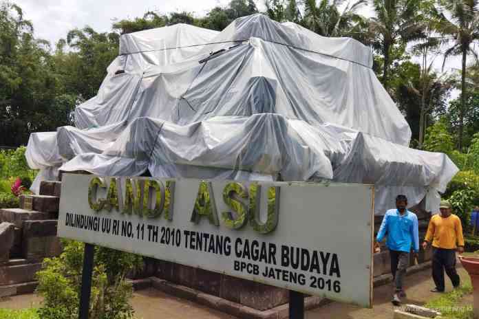 Candi Asu berada di persawahan warga di Desa Sengi, Kecamatan Dukun Kabupaten Magelang. (Riri Rahayu/Jawa Pos Radar Semarang)