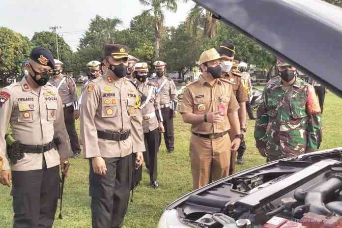 Wali Kota Pekalongan H Afzan Arslan Junaid bersama kapolres dan Forkopimda saat mengecek kesiapan tim operasi Ramadan dan Lebaran Senin (12/4/2021). (Istimewa)
