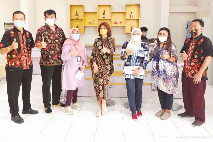 Tim Inspektorat Jenderal Kemdikbud memantau pelaksanaan program COE 2020  sektor Hospitality di SMK Mataram Semarang didampingi oleh segenap pengurus Yayasan Pendidikan Mataram Maret lalu.