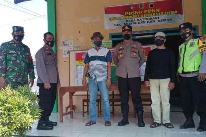 Posko PPKM mikro di Desa Batursari, Kecamatan Mranggen bersiap siaga berikan layanan jelang lebaran. (Wahib Pribadi/Jawa Pos Radar Semarang)