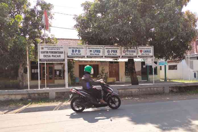 Kantor Pemerintahan Desa Pacar di Kecamatan Tirto, Kabupaten Pekalongan. (NANANG RENDI AHMAD/JAWA POS RADAR SEMARANG)