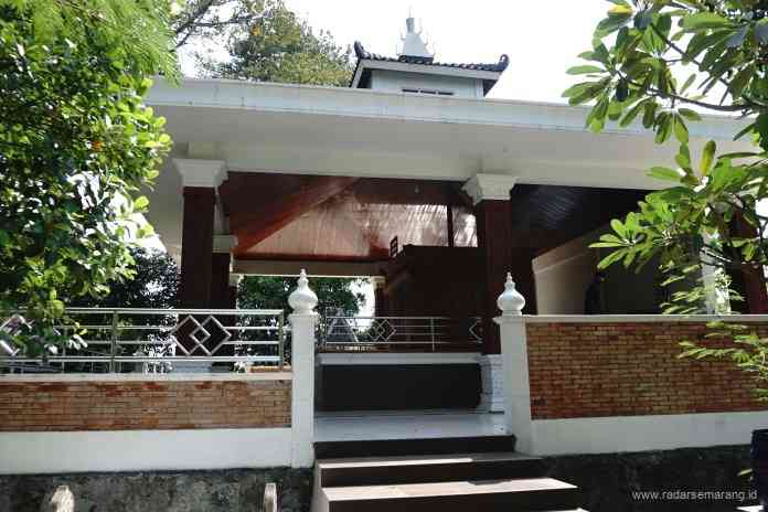 Makam Sunan Katong di Desa Protomulyo, Kecamatan Kaliwungu Selatan. (BUDI SETIYAWAN/JAWA POS RADAR SEMARANG)