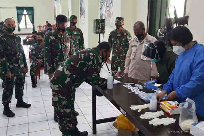 NIHIL : Anggota Kodim 0705/Magelang dites urine untuk mengetahui penggunaan narkoba.