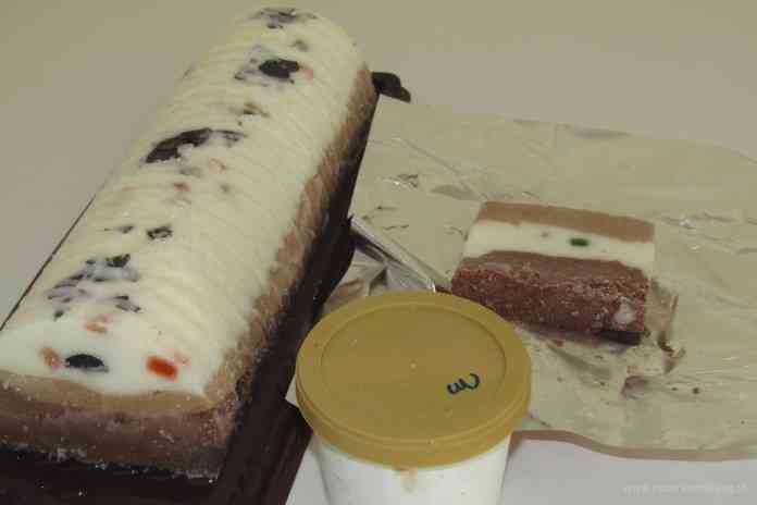 LEZAT : Toko Mahkota memproduksi es krim yang legendaris di Kota Magelang. (ROFIK SYARIF G P/RADAR MAGELANG)