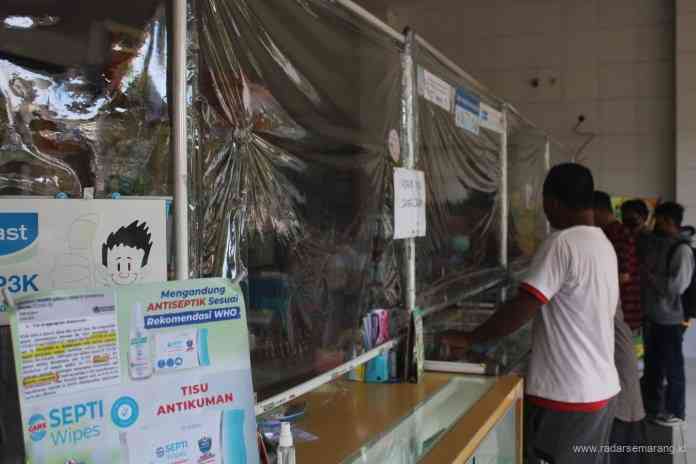 Apotek Sehat Abadi Temanggung, Selasa (6/7/2021) salah satu apotek yang disidak tim gabungan Pemkab Temanggung. (ANANTA ERLANGGA MUSA / JAWA POS RADAR SEMARANG)