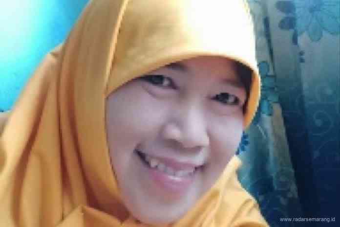 Dra.Sriyatun,M.Si