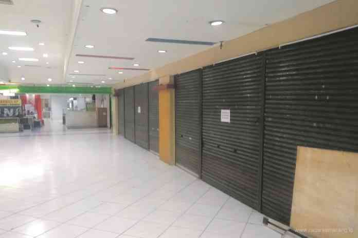 Pandemi Covid-19 membuat sejumlah gerai di Plasa Simpang Lima banyak yang tutup dan kondisi sepi terus bertahan hingga 2024.