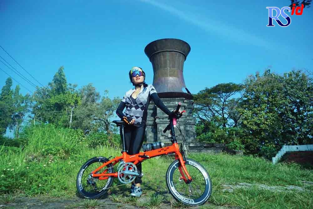 Donna Mita rutin gowes untuk menjaga kebugaran tubuhnya. (Istimewa)