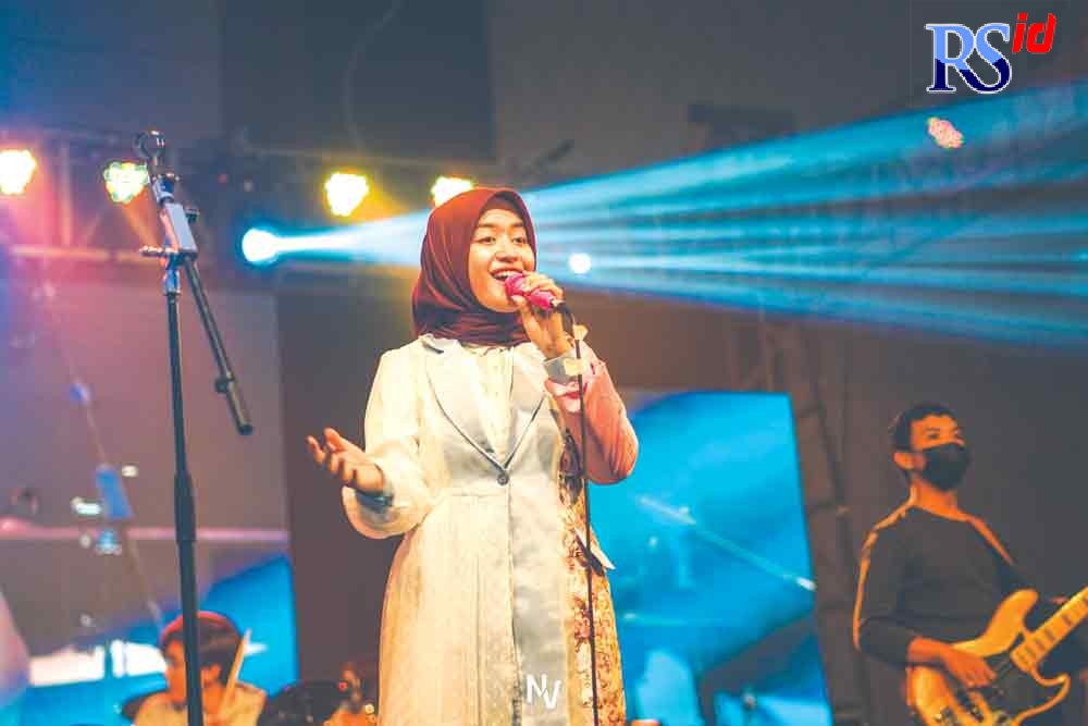 Woro Widowati, Penyanyi dan Youtuber