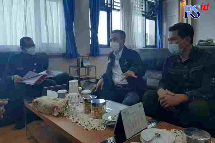 Pengurus LPAI melakukan audiensi dengan Kepala Dinsos Jateng Harso Susilo di kantor Dinsos Jateng Jumat (10/9/2021). (TITIS ANIS FAUZIYAH/JAWA POS RADAR SEMARANG)