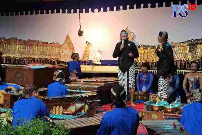 Siaran wayang kulit di televisi yang sudah menggunakan sistem digital. (Istimewa)